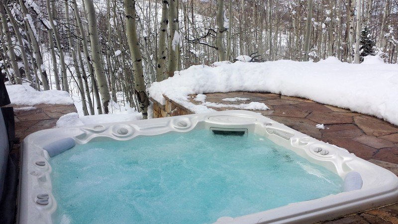 Winterizing Your Hot Tub: The Complete Handbook to Winter Maintenance
